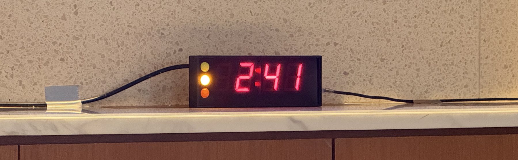 Session timer reading 2:41 with the yellow light lit, signalling it is time to wrap up